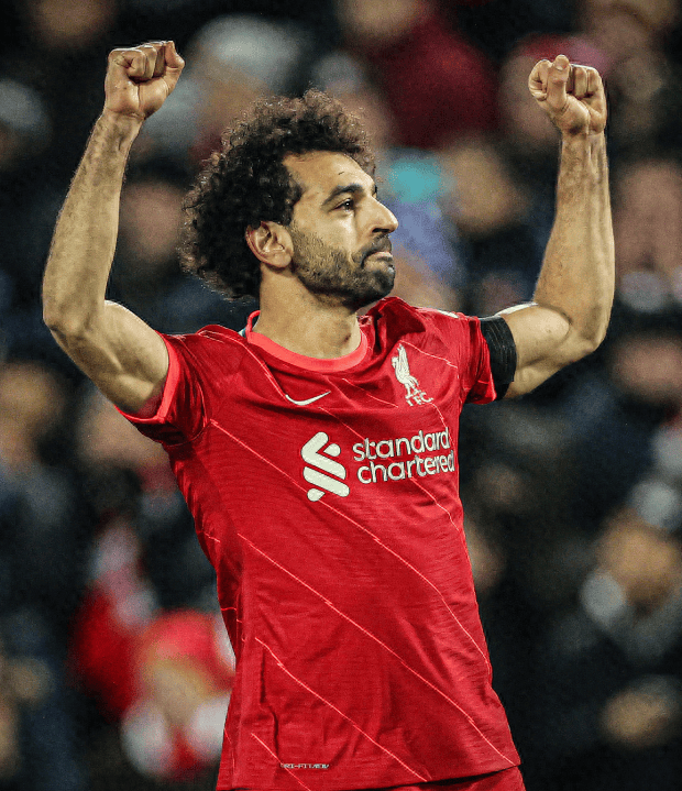 关于萨拉赫回归赛场,回归赛场首场状态亮眼,快船观众沸腾!的信息